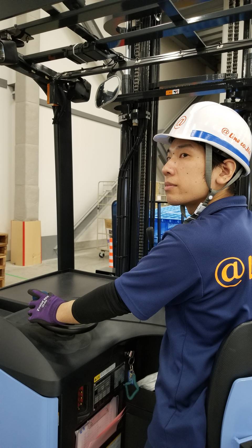 【今だけ時給1,700円♪日払いＯＫ！車通勤OK！】大手物流倉庫でのフォークリフト（リーチ）作業員募集！2420005-4-F1